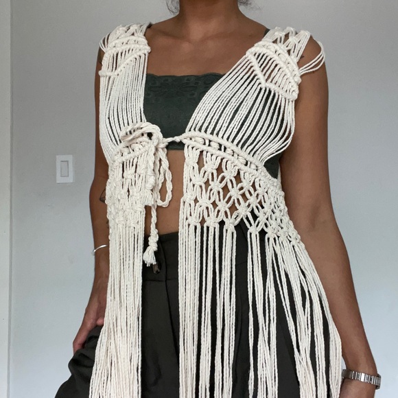 DEMÉTER Handmade Macrame Vest - Picture 3 of 3